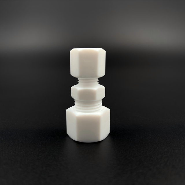 Connettore riduttore in PTFE